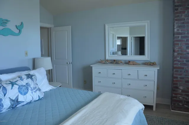 $9,000 | 704 Ocean Front, Neptune Beach, FL 32266