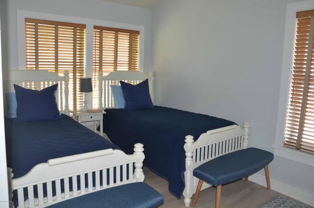 $9,000 | 704 Ocean Front, Neptune Beach, FL 32266