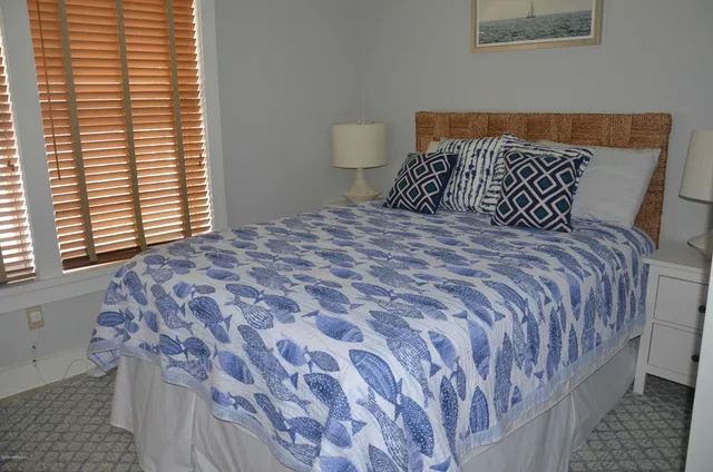 $9,000 | 704 Ocean Front, Neptune Beach, FL 32266