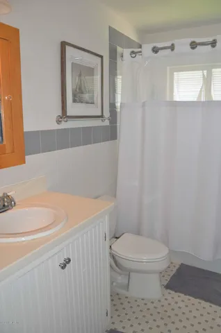 $9,000 | 704 Ocean Front, Neptune Beach, FL 32266