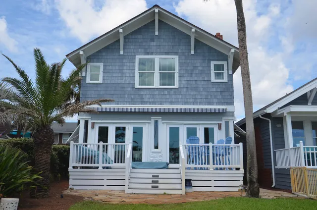 $9,000 | 704 Ocean Front, Neptune Beach, FL 32266