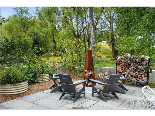 a view of outdoor space yard and patio
