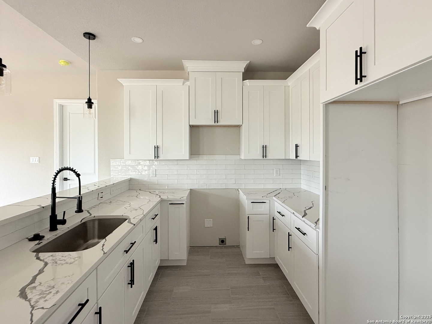 1416 Corgey Road Pleasanton, TX 78064 - Photo 12 of 38