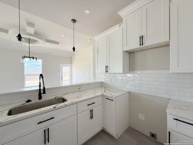 $290,000 | 1416 Corgey Road, Pleasanton, TX 78064