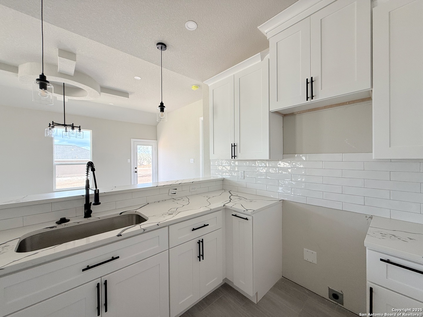 1416 Corgey Road Pleasanton, TX 78064 - Photo 14 of 38