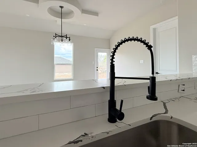 $290,000 | 1416 Corgey Road, Pleasanton, TX 78064