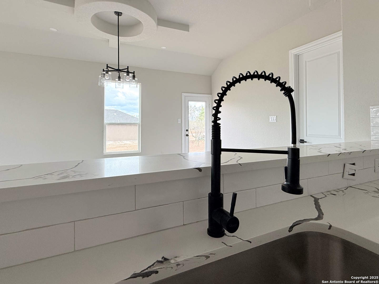 1416 Corgey Road Pleasanton, TX 78064 - Photo 16 of 38