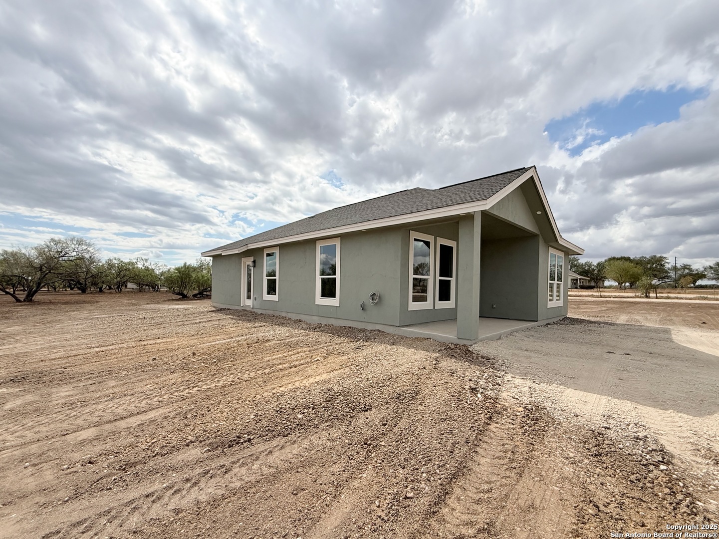 1416 Corgey Road Pleasanton, TX 78064 - Photo 25 of 38