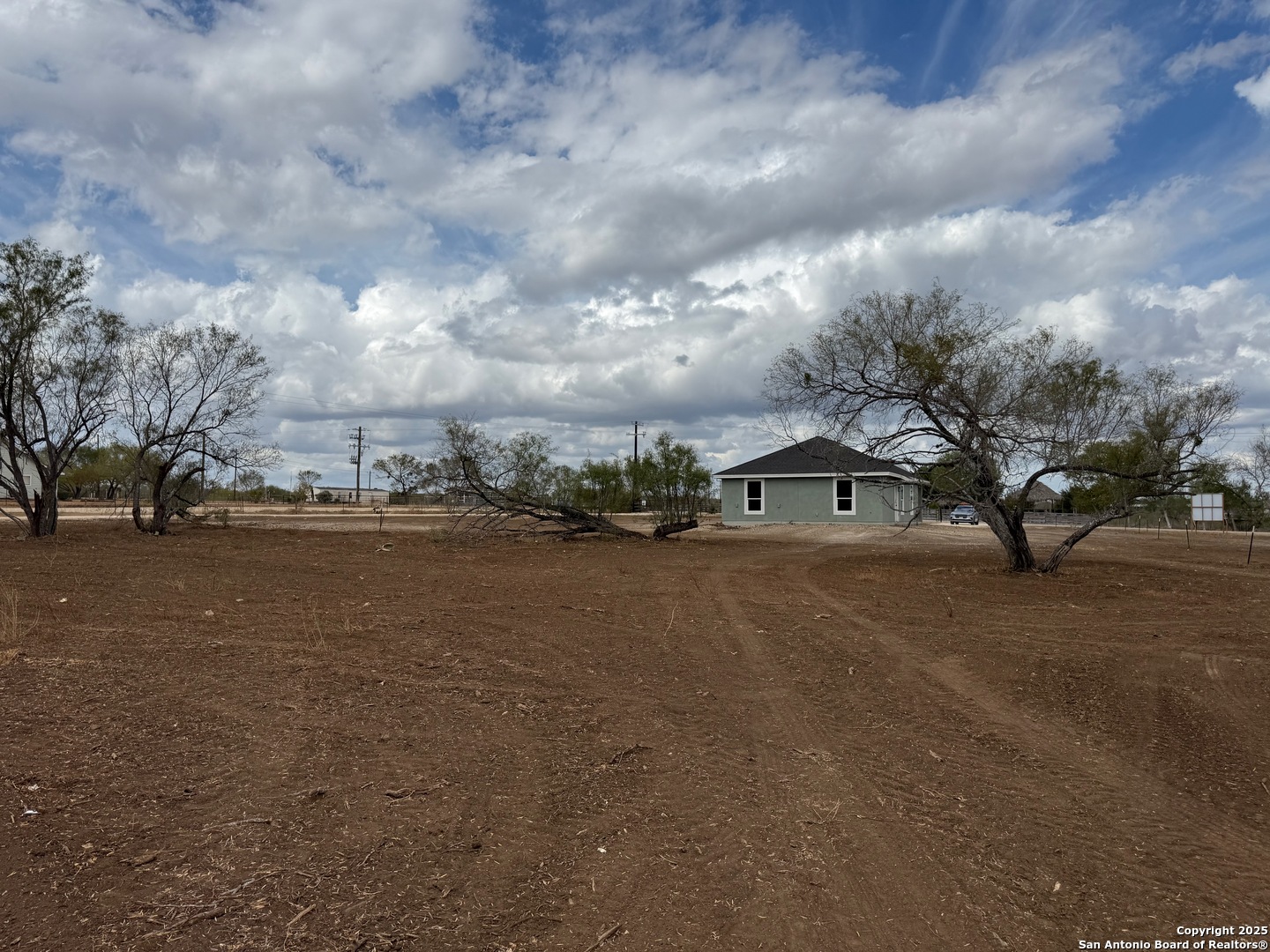 1416 Corgey Road Pleasanton, TX 78064 - Photo 28 of 38