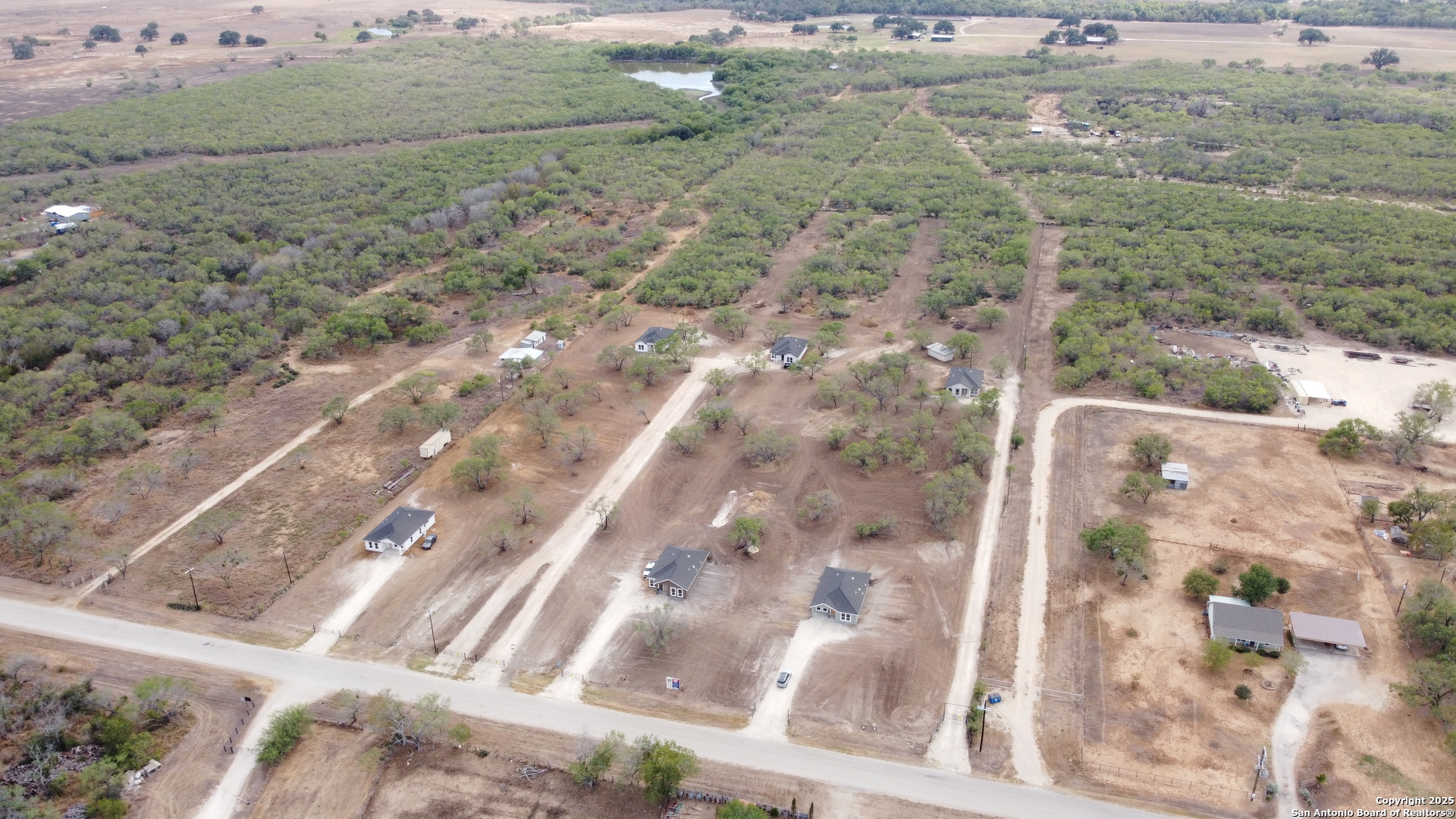 1416 Corgey Road Pleasanton, TX 78064 - Photo 31 of 38