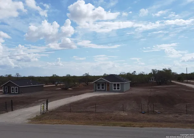 $290,000 | 1416 Corgey Road, Pleasanton, TX 78064