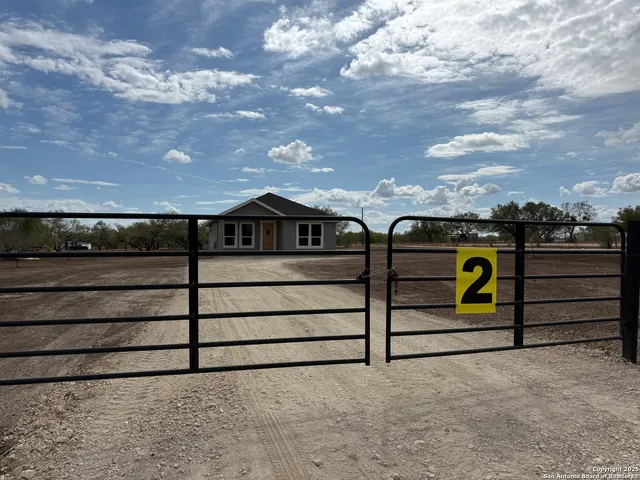 $290,000 | 1416 Corgey Road, Pleasanton, TX 78064