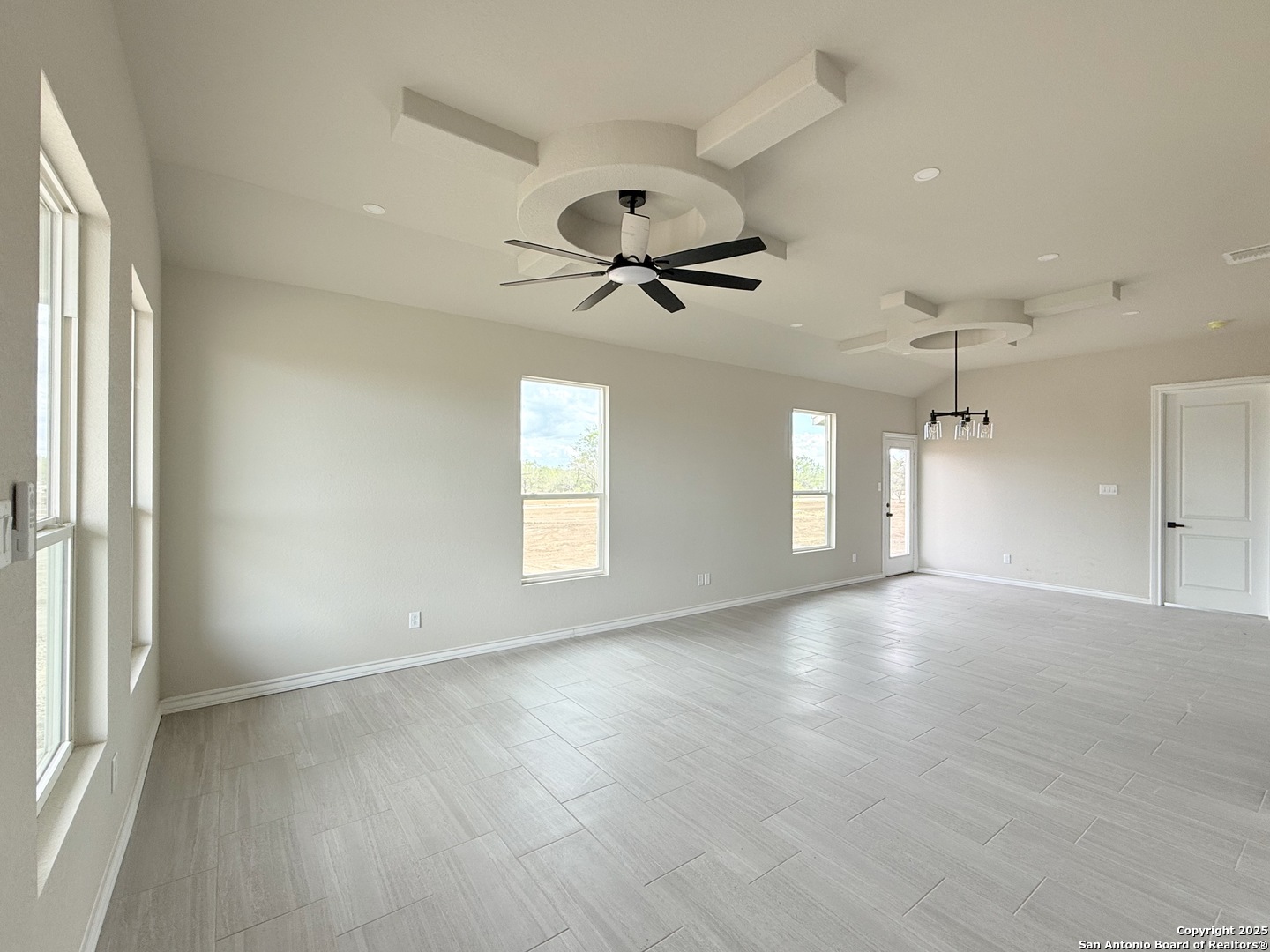 1416 Corgey Road Pleasanton, TX 78064 - Photo 4 of 38