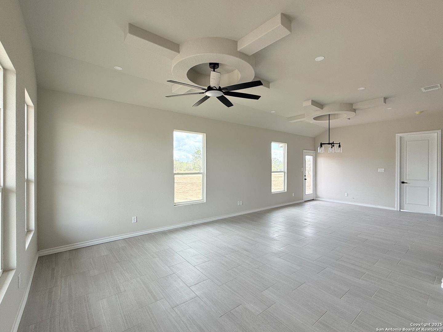 1416 Corgey Road Pleasanton, TX 78064 - Photo 5 of 38