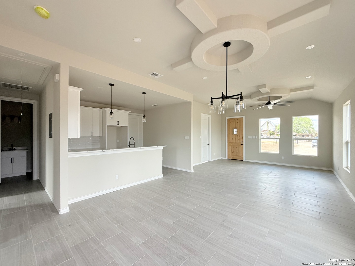 1416 Corgey Road Pleasanton, TX 78064 - Photo 7 of 38