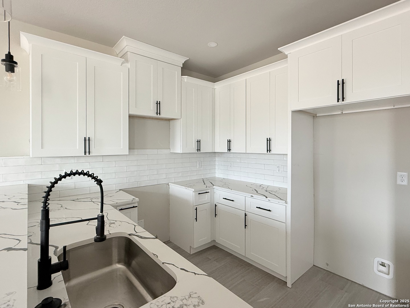 1416 Corgey Road Pleasanton, TX 78064 - Photo 10 of 38