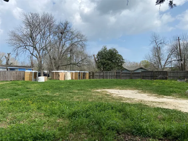 $125,000 | 608 Ester Street, Dayton, TX 77535