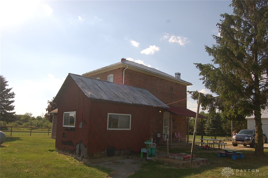 14103 South State Line Road Union City, IN 47390 - Photo 3 of 27