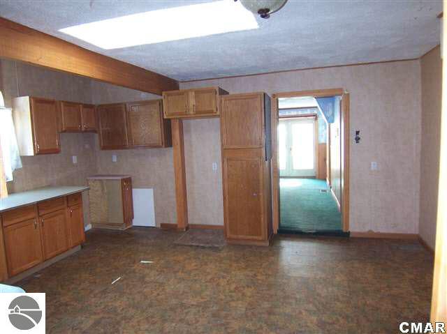 8700 South Summerton Road Shepherd, MI 48883 - Photo 5 of 13 1768632-4.JPG