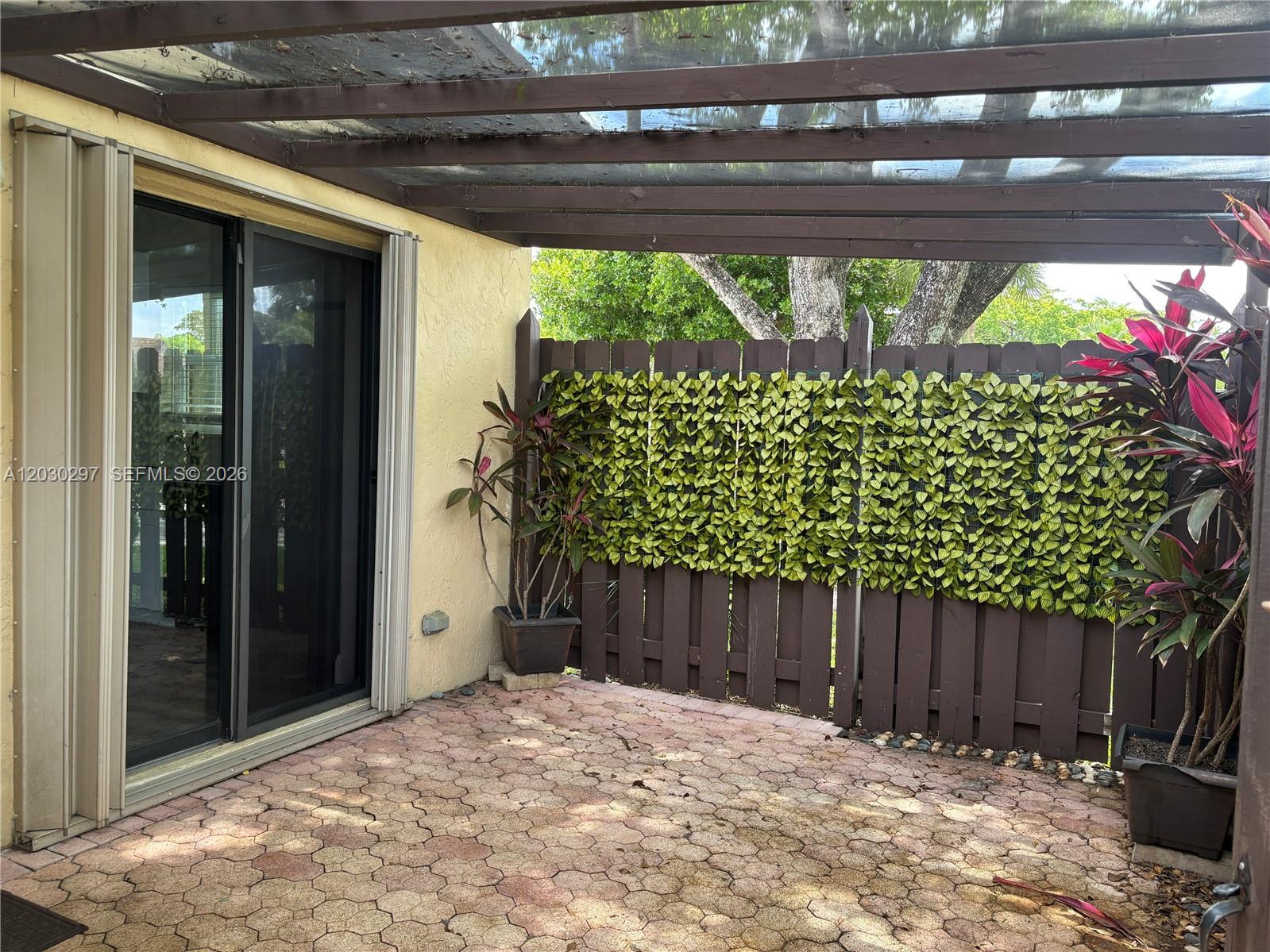100 Gate Road, Unit 363 Hollywood, FL 33024 - Photo 3 of 32 Front courtyard
