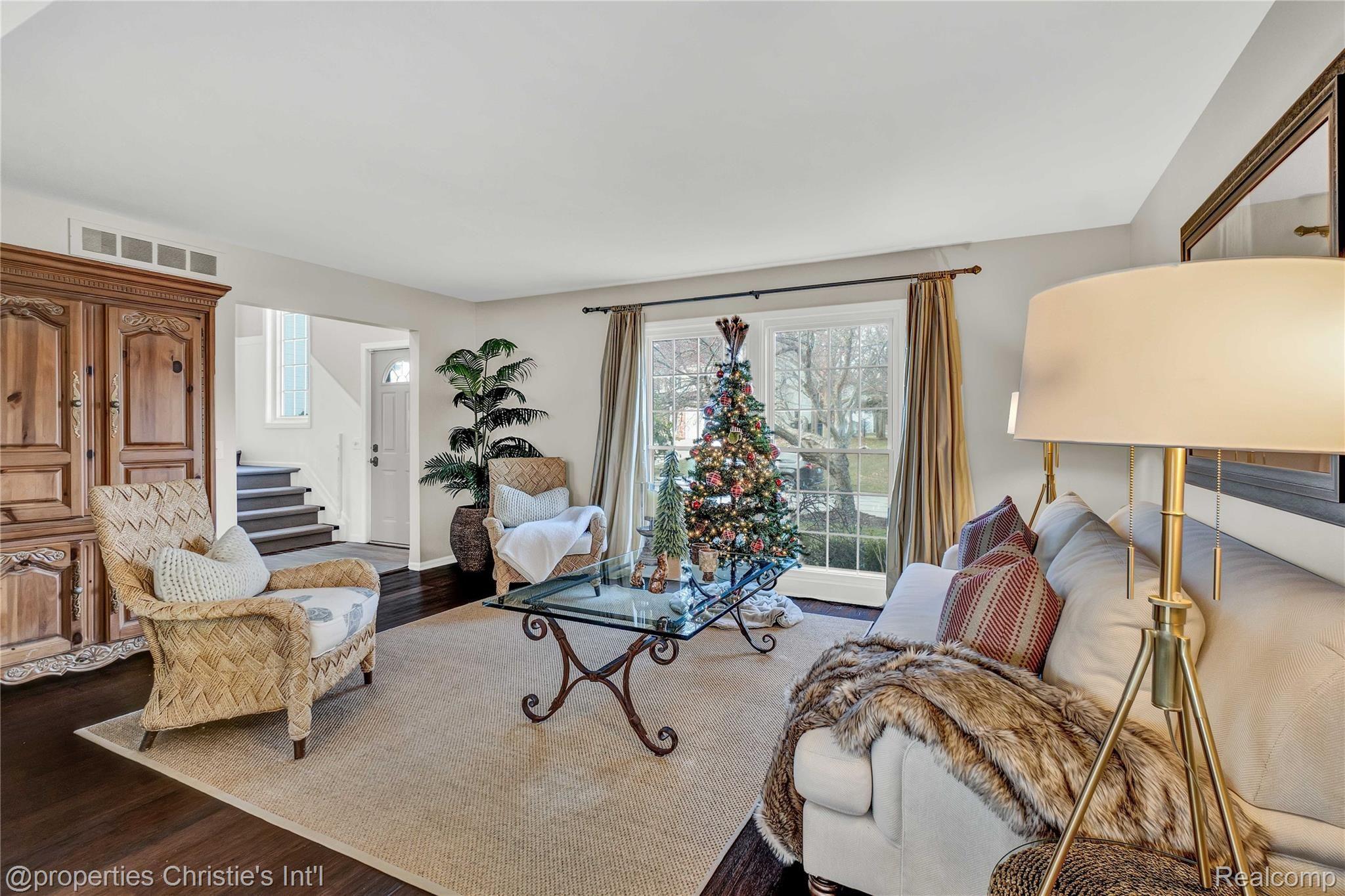 905 Ravine Terrace Drive Rochester, MI 48307 - Photo 5 of 28 Edited-23.jpg