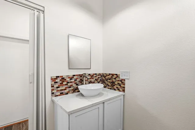 $1,250 | 13415 Crane Road, Buda, TX 78610