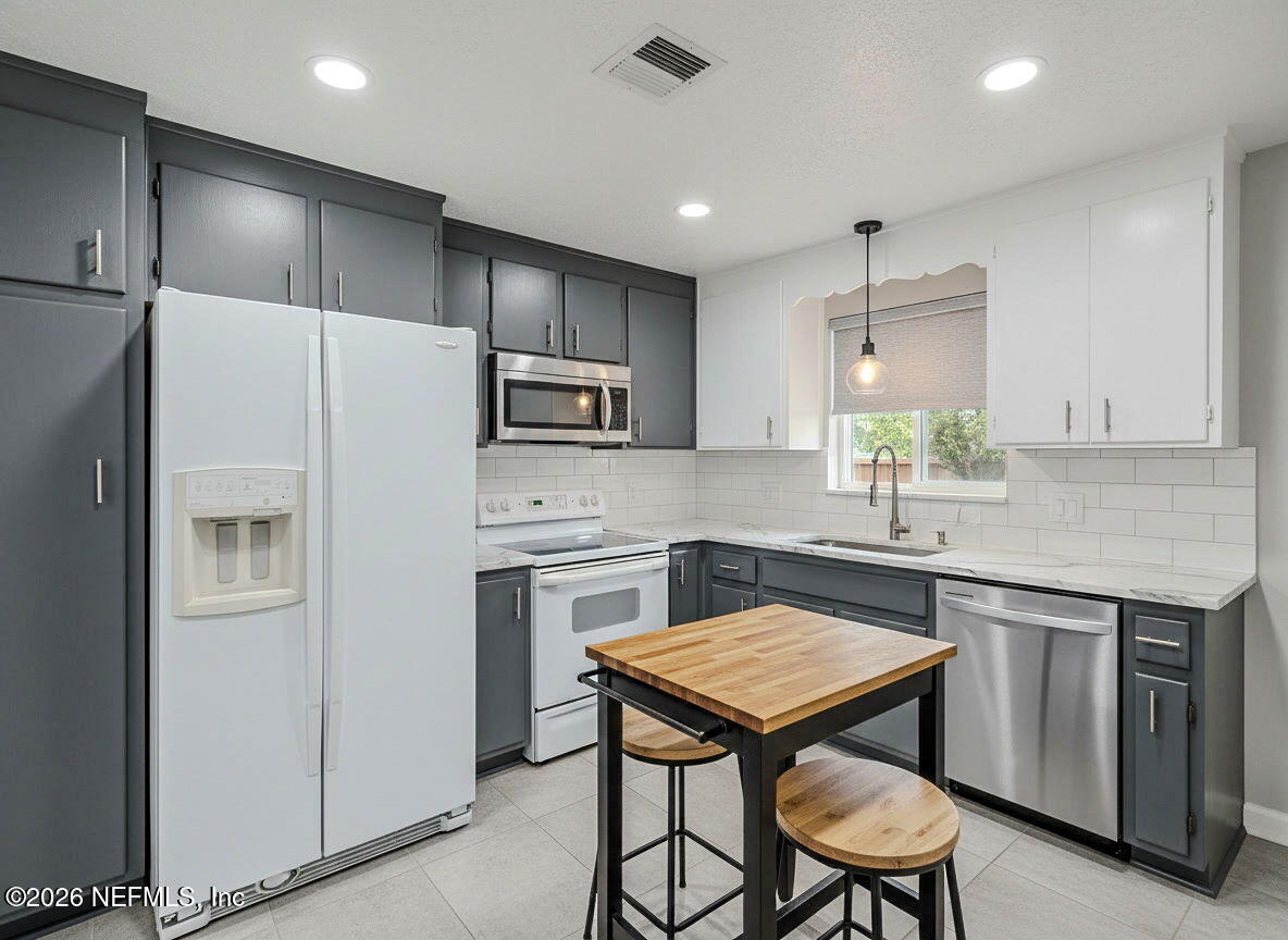2417 Provost Road East Jacksonville, FL 32216 - Photo 15 of 50 Virtual Remodeled Kitchen