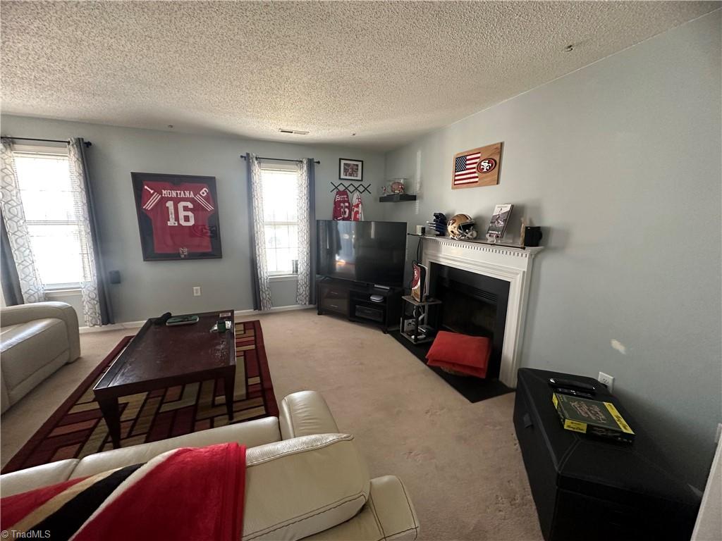 4211 Beacon Ridge Drive High Point, NC 27265 - Photo 11 of 45 Gallery Image 11