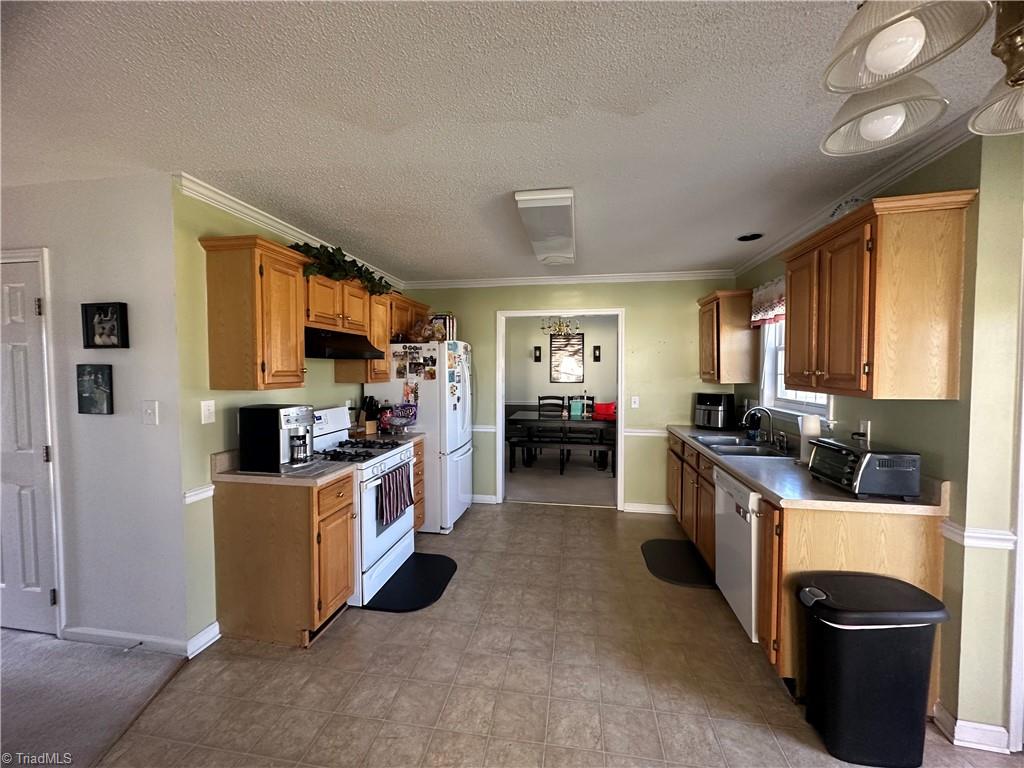 4211 Beacon Ridge Drive High Point, NC 27265 - Photo 17 of 45 Gallery Image 17