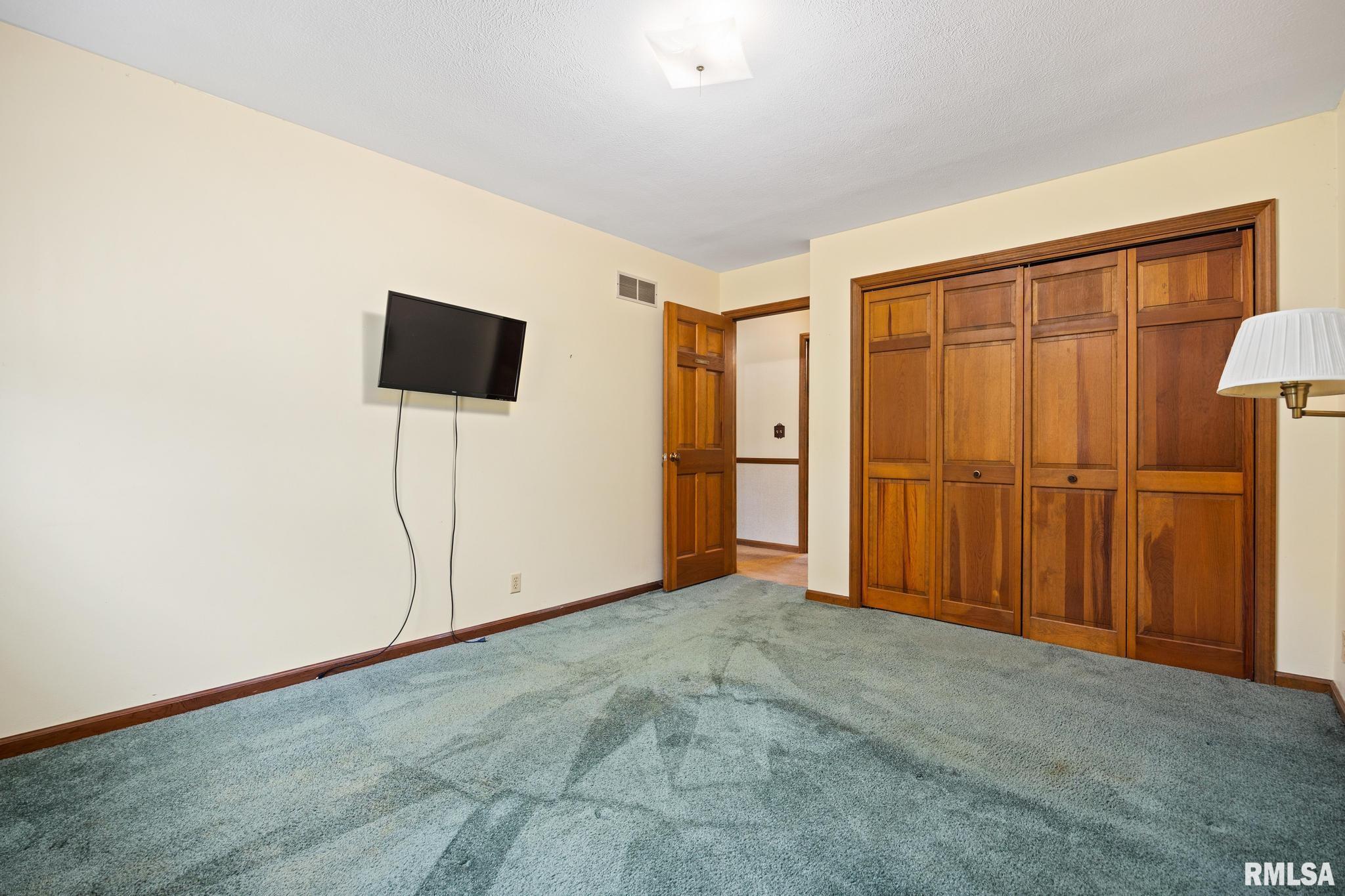 2353 Hollands Grove Road Washington, IL 61571 - Photo 17 of 41
