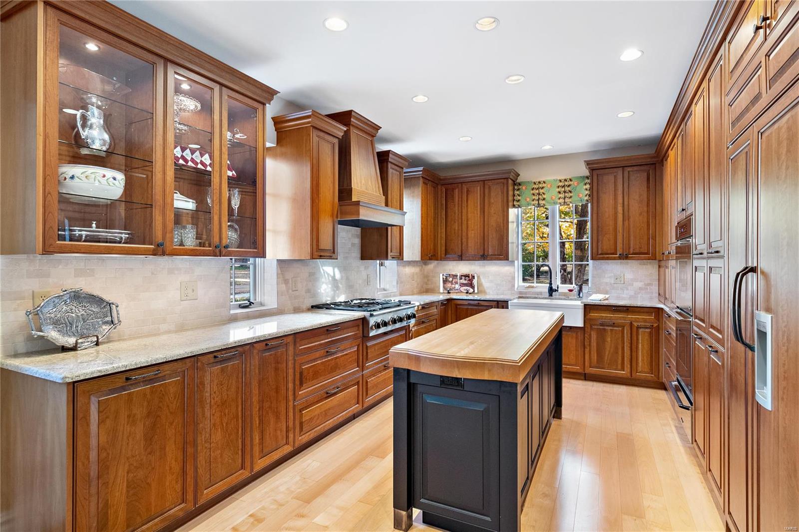 907 Warson Road Ladue, MO 63124 - Photo 11 of 45