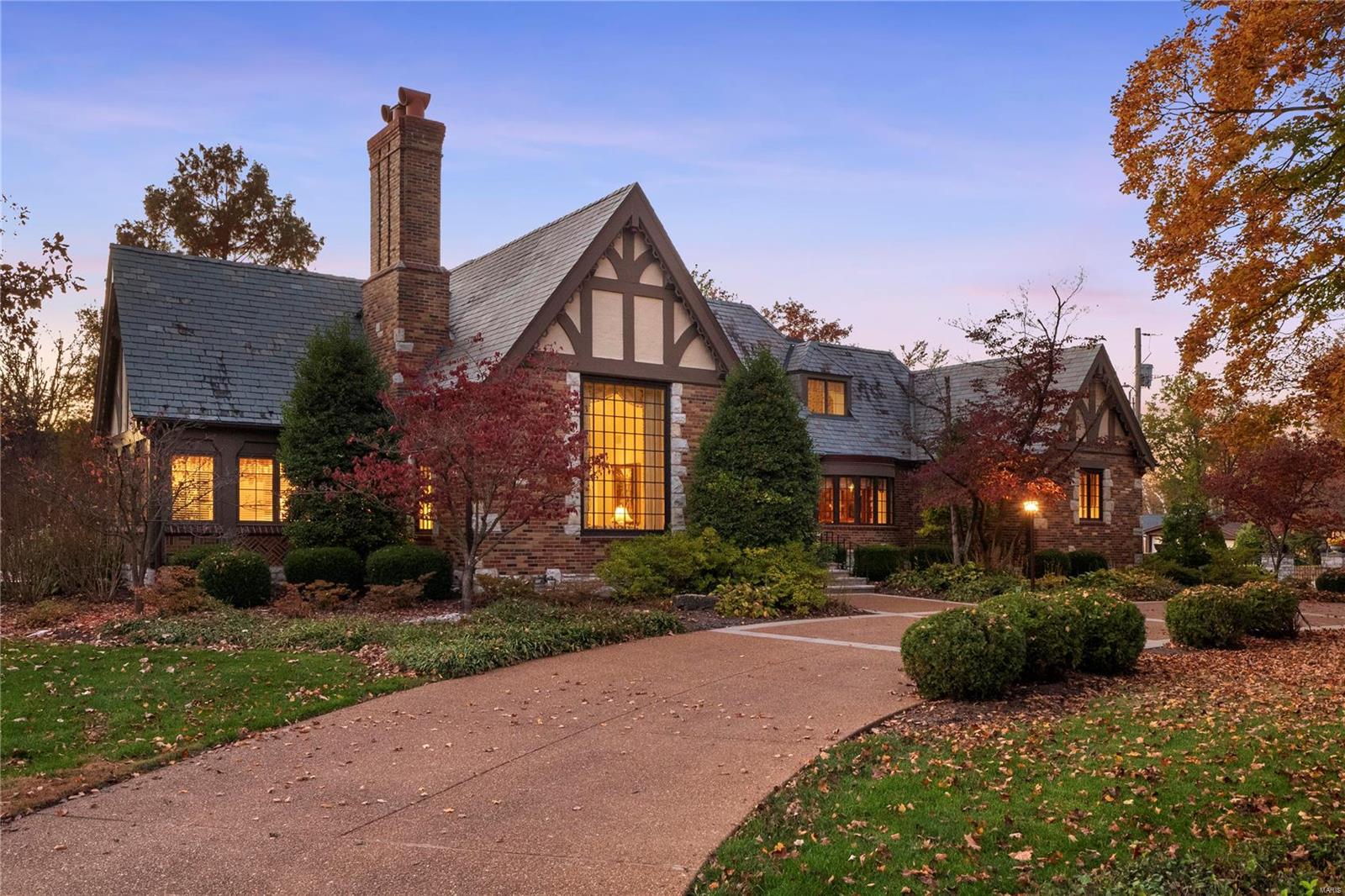 907 Warson Road Ladue, MO 63124 - Photo 3 of 45