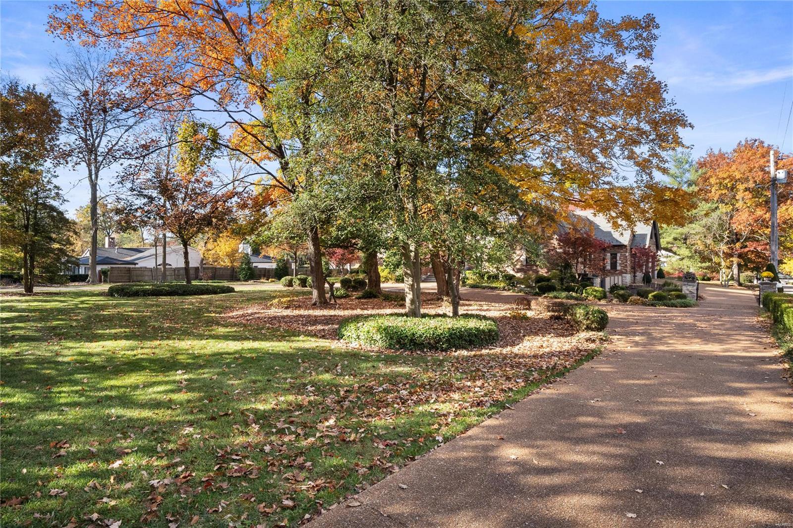 907 Warson Road Ladue, MO 63124 - Photo 39 of 45