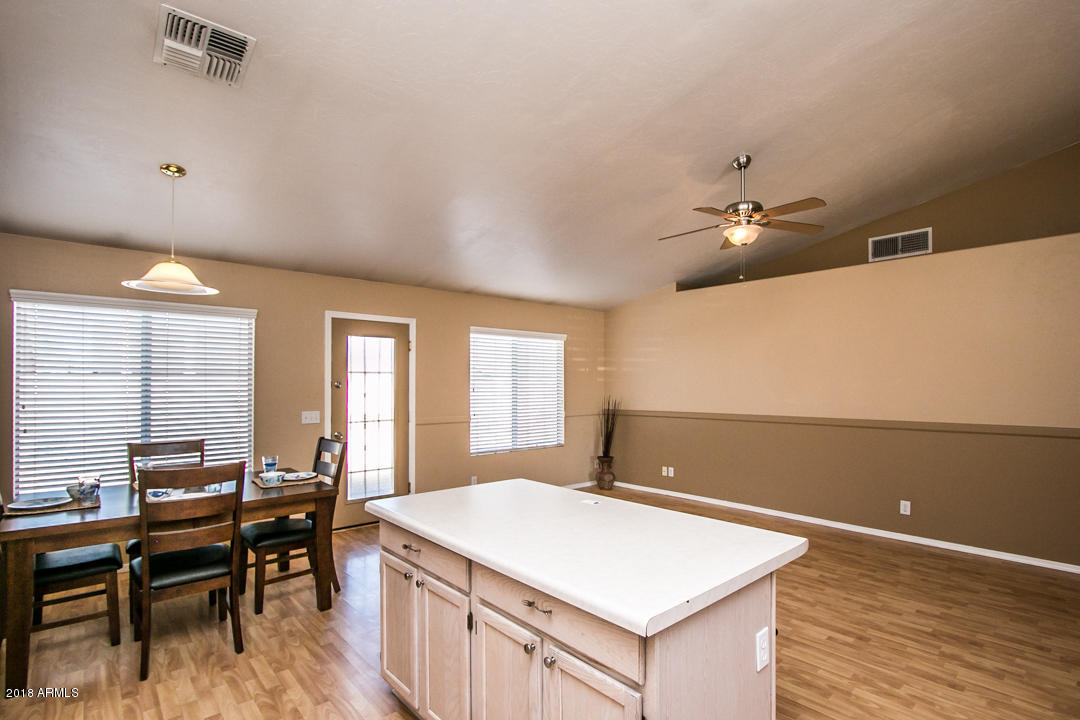 2046 East Cathy Court Gilbert, AZ 85296 - Photo 13 of 36 E Cathy Ct-13