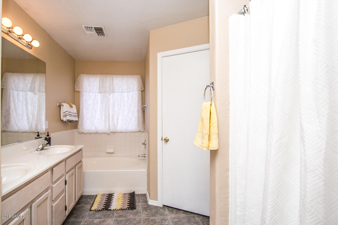 2046 East Cathy Court Gilbert, AZ 85296 - Photo 22 of 36 E Cathy Ct-22