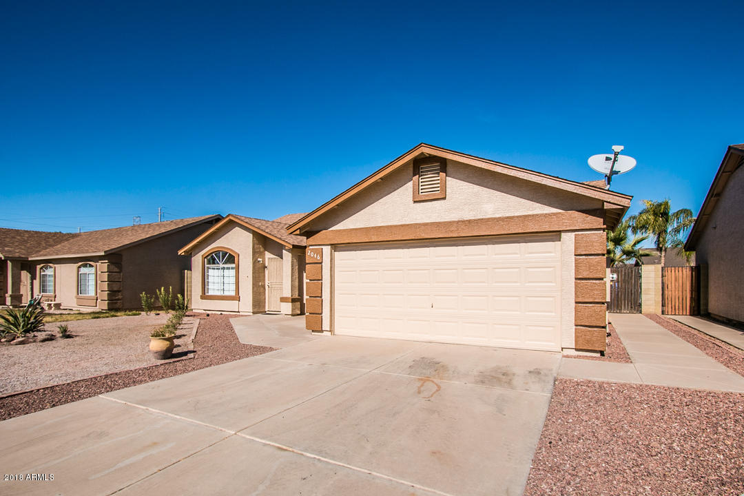 2046 East Cathy Court Gilbert, AZ 85296 - Photo 3 of 36 E Cathy Ct-2