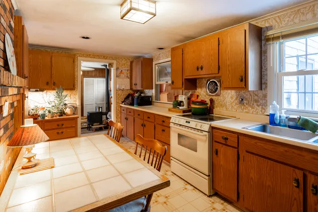 $700,000 | 134 Wildes District Road, Kennebunkport, ME 04046