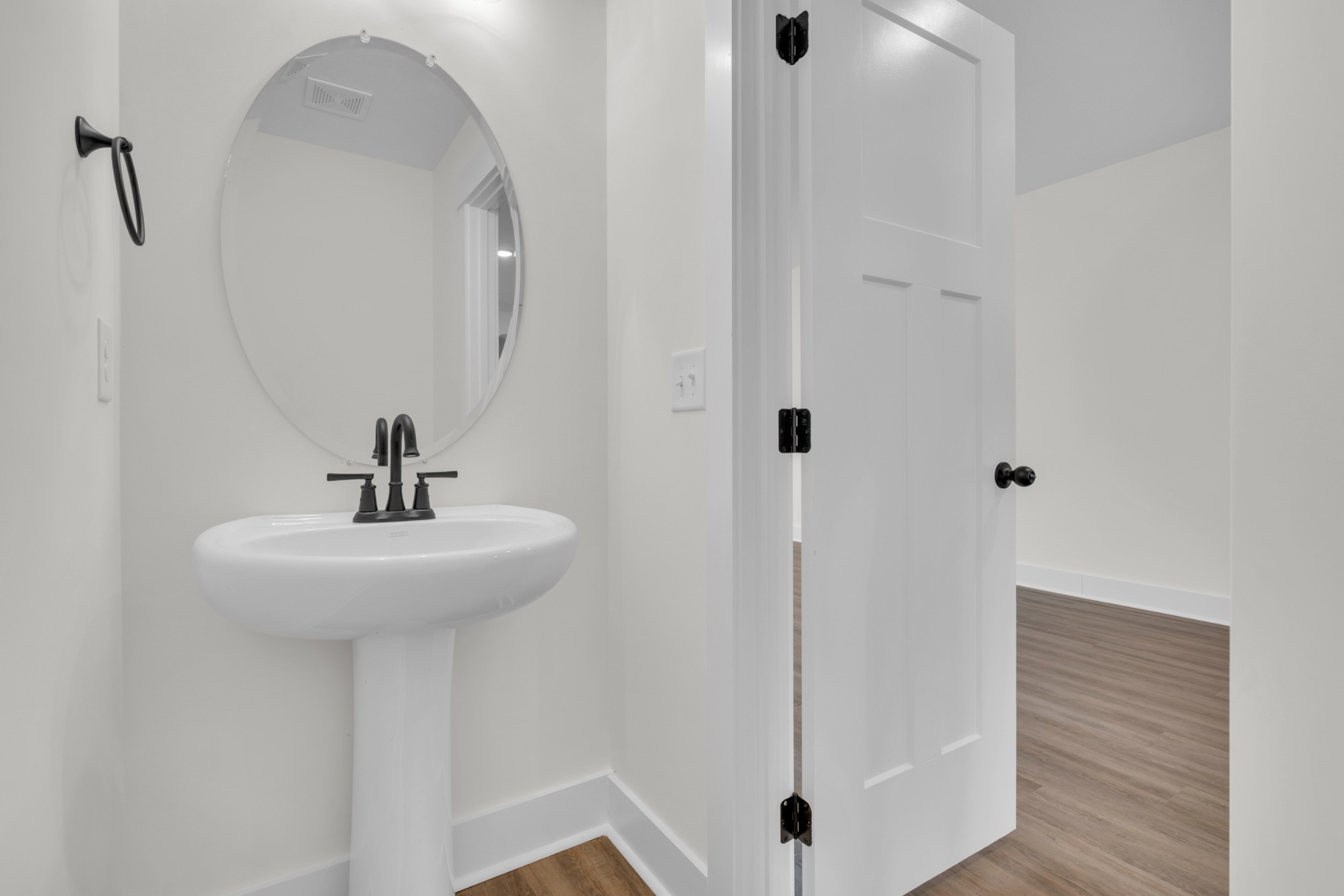 119 Front Rdg Circle Clarksville, TN 37042 - Photo 21 of 41 a bathroom with a sink and mirror