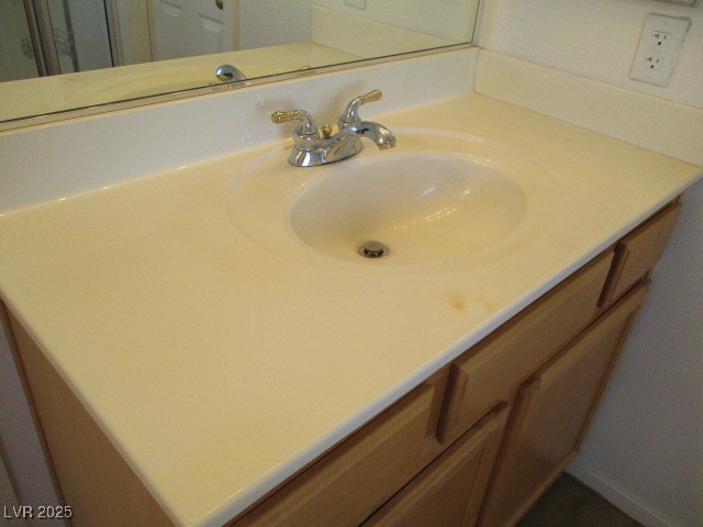 811 Wintersweet Road Henderson, NV 89015 - Photo 43 of 60 Bathroom featuring vanity