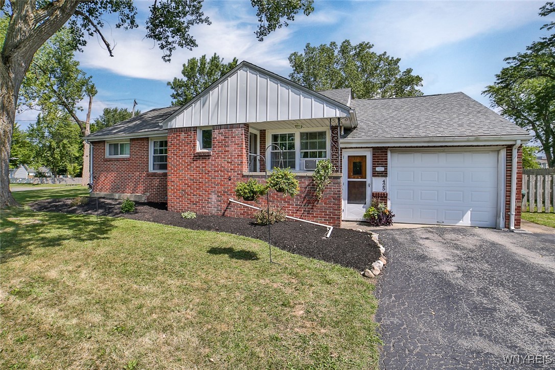 425 Cadman Drive Amherst, NY 14221 - Photo 2 of 33