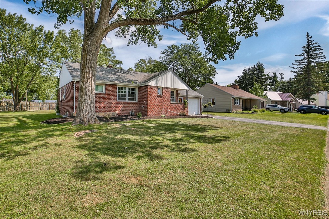 425 Cadman Drive Amherst, NY 14221 - Photo 4 of 33