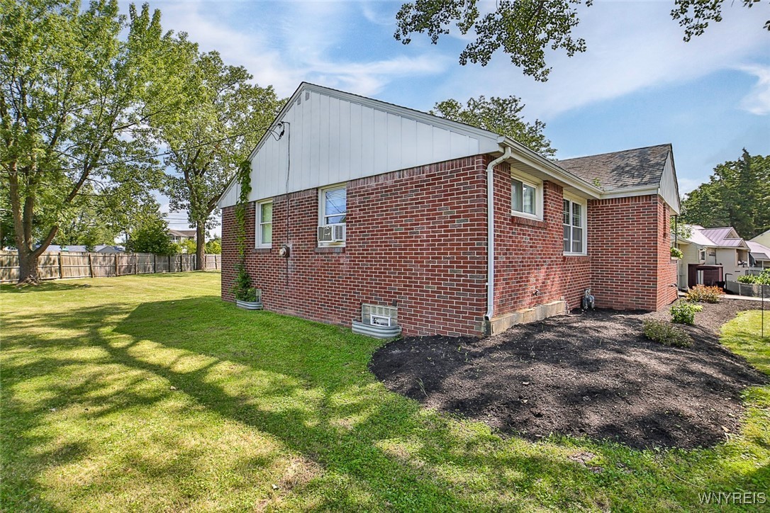 425 Cadman Drive Amherst, NY 14221 - Photo 7 of 33