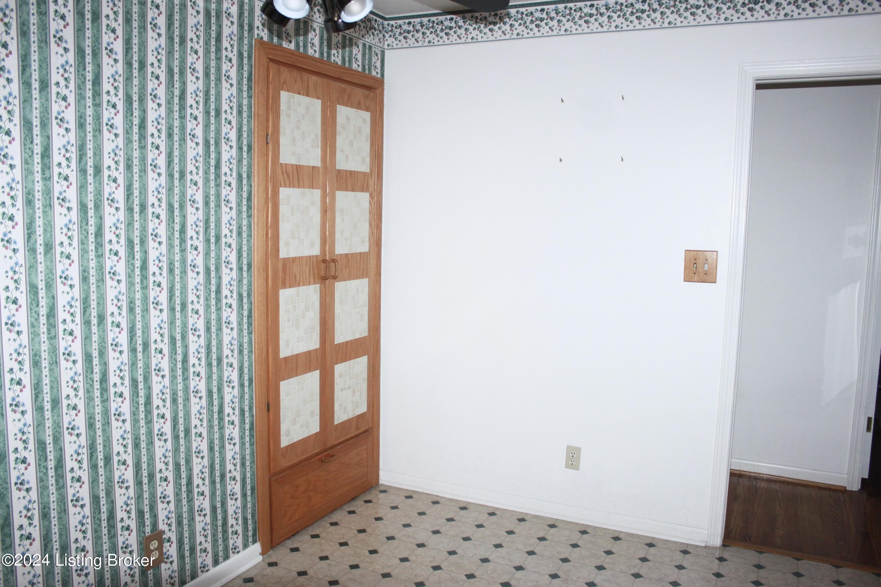 4014 Wimpole Road Louisville, KY 40218 - Photo 10 of 23 IMG_8808