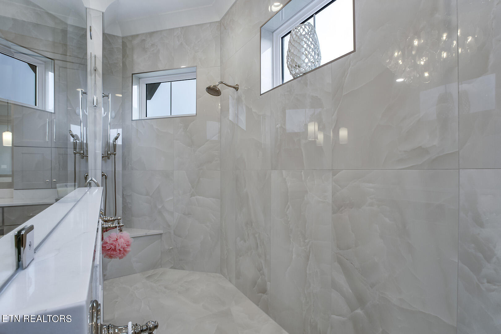 270 Bay Pointe Road Vonore, TN 37885 - Photo 26 of 60 25_BayPointeRoad_270_MasterShower