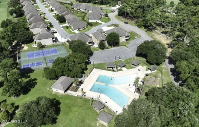 $152,650 | 254 Lanai Village, Diamondhead, MS 39525