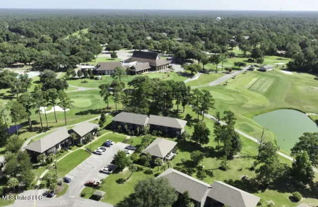 $152,650 | 254 Lanai Village, Diamondhead, MS 39525