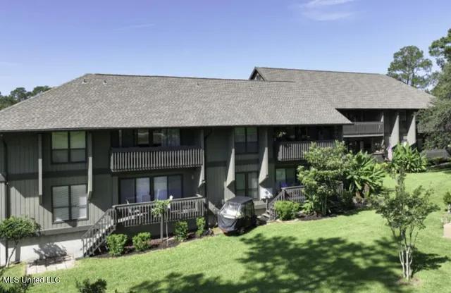 $152,650 | 254 Lanai Village, Diamondhead, MS 39525