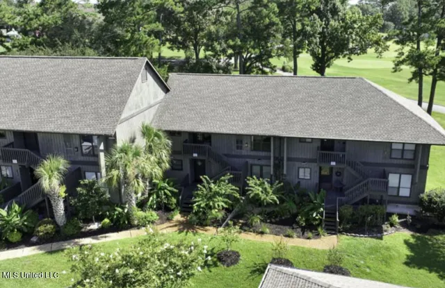 $152,650 | 254 Lanai Village, Diamondhead, MS 39525