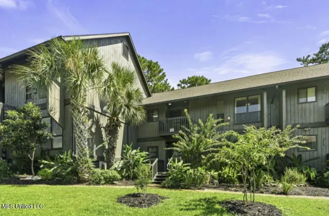 $152,650 | 254 Lanai Village, Diamondhead, MS 39525