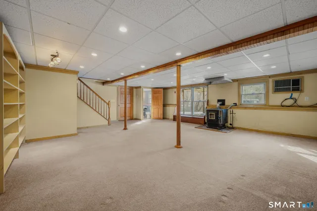 $375,000 | 1040 East Lake Road, Montville, CT 06370